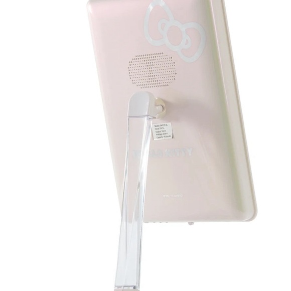 Hello Kitty Edition Touch Pro LED Makeup Mirror - Picture 3 of 7